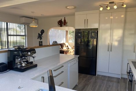 Photo of property in 57 Fairmount Road, Titirangi, Auckland, 0604