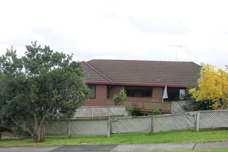 Photo of property in 7 Cambric Place, Botany Downs, Auckland, 2010