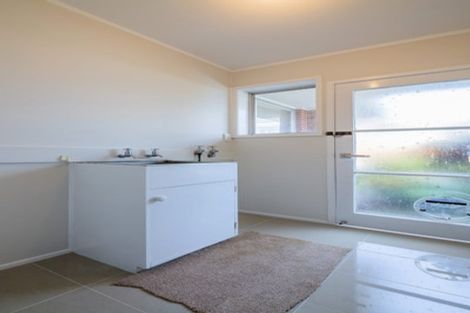 Photo of property in 1/251 Forrest Hill Road, Forrest Hill, Auckland, 0620
