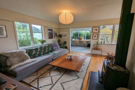 Photo of property in 46 Wellington Road, Paekakariki, 5034