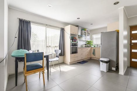 Photo of property in 2/20 Rata Vine Drive, Wiri, Auckland, 2104