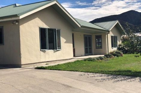 Photo of property in 10 Alexander Place, Arrowtown, 9302