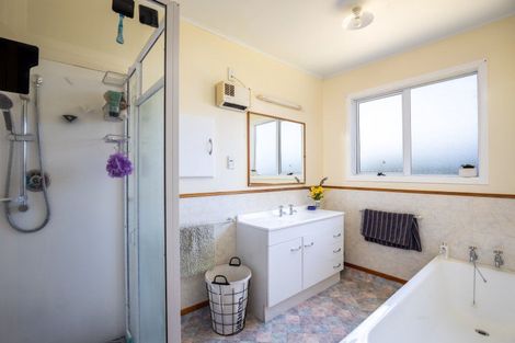 Photo of property in 129 Raleigh Street, Brixton, Waitara, 4382