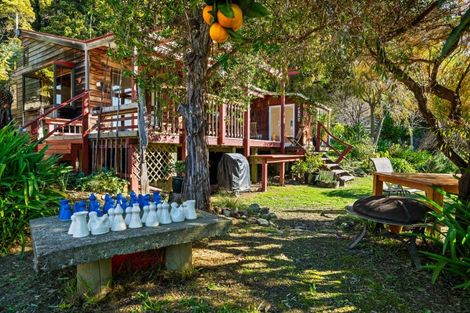 Photo of property in 810a Queen Charlotte Drive, Havelock, 7281