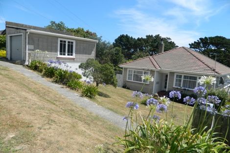 Photo of property in 37 Thornley Street, Titahi Bay, Porirua, 5022