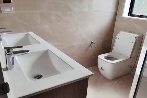 Photo of property in 98 Cardiff Road, Pakuranga, Auckland, 2010