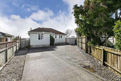 Photo of property in 1/10 Gladfield Lane, Te Atatu Peninsula, Auckland, 0610
