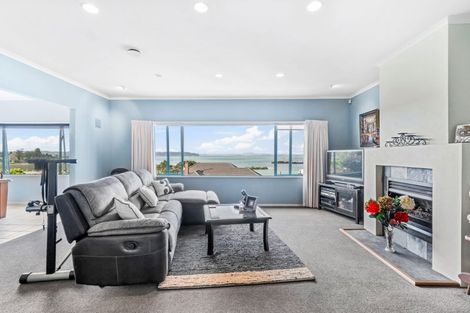 Photo of property in 22 Marguerita Place, West Harbour, Auckland, 0618