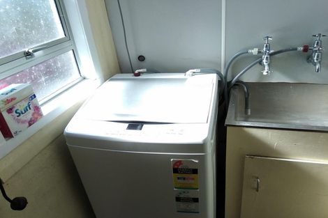 Photo of property in 492 Blockhouse Bay Road, Blockhouse Bay, Auckland, 0600