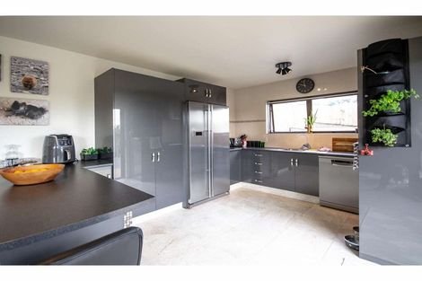 Photo of property in 1 Fuller Terrace, Kerikeri, 0230