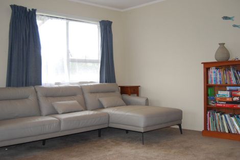 Photo of property in 1/47 Majesty Place, Half Moon Bay, Auckland, 2012
