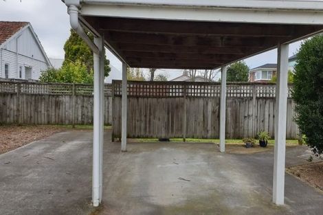 Photo of property in 1/8 Northcote Road, Takapuna, Auckland, 0622