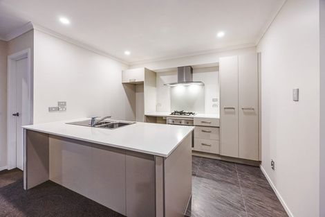 Photo of property in 10 Panakenake Way, Flat Bush, Auckland, 2019