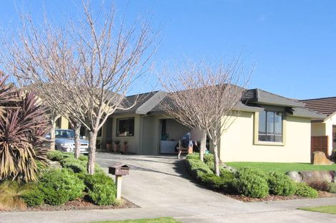 Photo of property in 8 Chesterfield Place, Rototuna, Hamilton, 3210