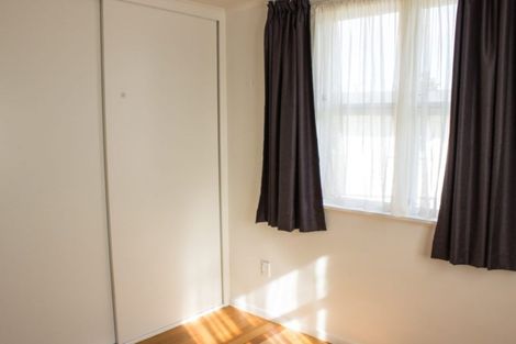 Photo of property in 176 Beach Haven Road, Beach Haven, Auckland, 0626