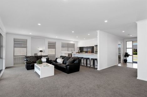 Photo of property in 9 Leet Crescent, Papamoa Beach, Papamoa, 3118