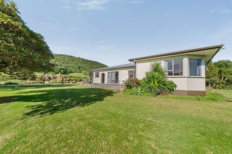Photo of property in 1469 South Road, Kaitake, New Plymouth, 4374