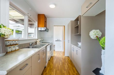 Photo of property in 15 Camrose Place, Glenfield, Auckland, 0629