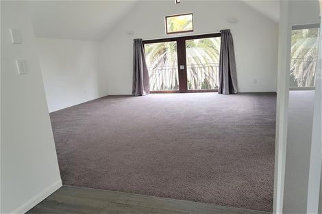 Photo of property in 480a Beach Road, Murrays Bay, Auckland, 0630