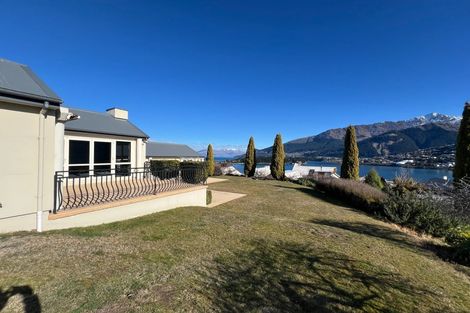 Photo of property in 2 Garland Terrace, Kelvin Heights, Queenstown, 9300