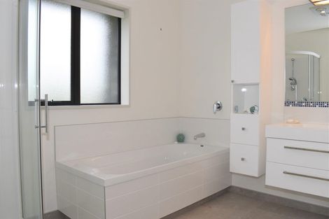 Photo of property in 36 Davaar Crescent, Broomfield, Christchurch, 8042