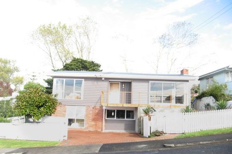 Photo of property in 25 Colmar Road, Mellons Bay, Auckland, 2014