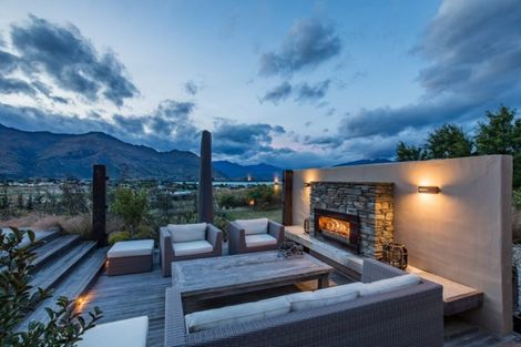 Photo of property in 1 Peak View Ridge, Wanaka, 9305