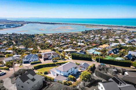 Photo of property in 12 Belleview Terrace, Mount Pleasant, Christchurch, 8081