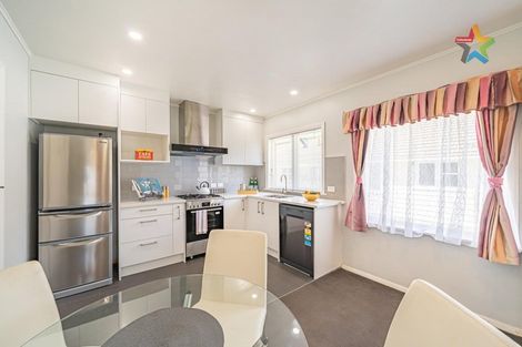 Photo of property in 1 Fairfield Avenue, Fairfield, Lower Hutt, 5011