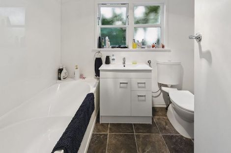 Photo of property in 8 Cross Street, Karori, Wellington, 6012