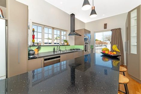 Photo of property in 34 Ormond Road, Whataupoko, Gisborne, 4010