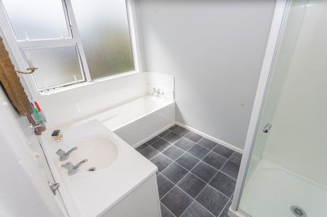 Photo of property in 28 Wilson Street, Waverley, 4510