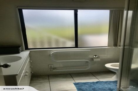 Photo of property in 176a East Coast Road, Forrest Hill, Auckland, 0620