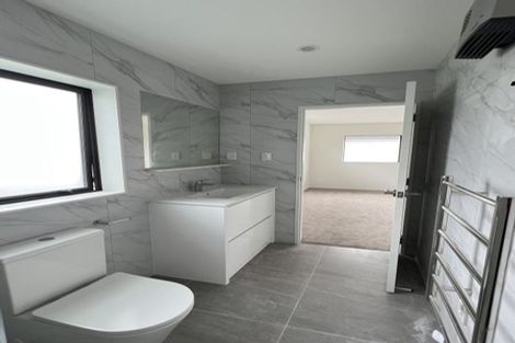 Photo of property in 30b Durham Street, Te Atatu Peninsula, Auckland, 0610