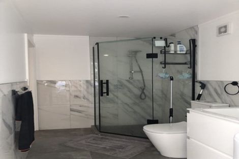 Photo of property in 3b Edgerton Road, Te Atatu Peninsula, Auckland, 0610