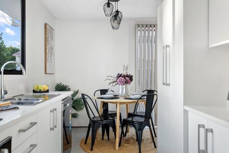 Photo of property in 2/21 Nearco Street, Randwick Park, Auckland, 2105