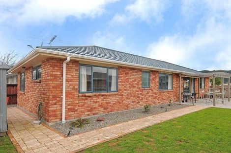 Photo of property in 17 Phar Lap Grove, Trentham, Upper Hutt, 5018