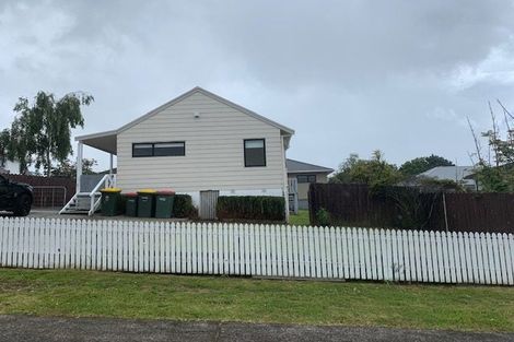 Photo of property in 8 Janese Place, Weymouth, Auckland, 2103