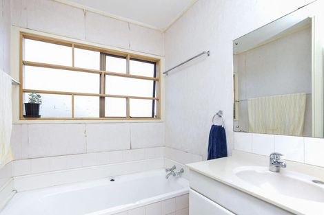 Photo of property in 8 Le Havre Place, Takanini, 2112