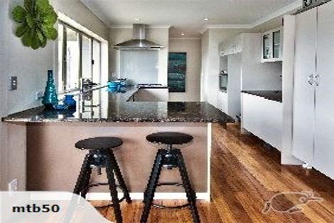 Photo of property in 1/179 Waimumu Road, Massey, Auckland, 0614
