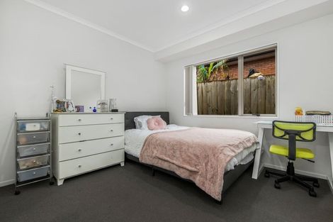 Photo of property in 9 Neesons Way, Glendene, Auckland, 0602