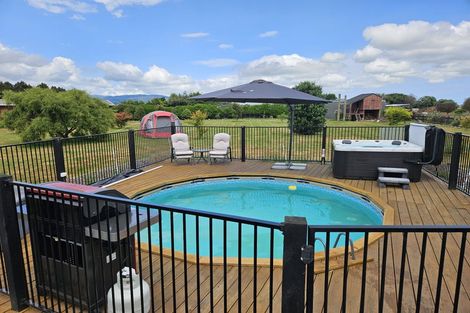 Photo of property in 94 Pohutukawa Drive, Levin, 5571