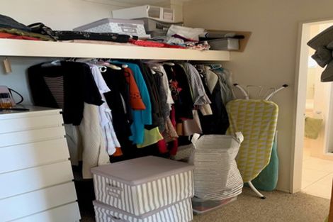 Photo of property in 2/75 Cliff View Drive, Green Bay, Auckland, 0604