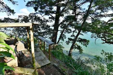 Photo of property in 254 Wade River Road, Wade Heads, Whangaparaoa, 0932