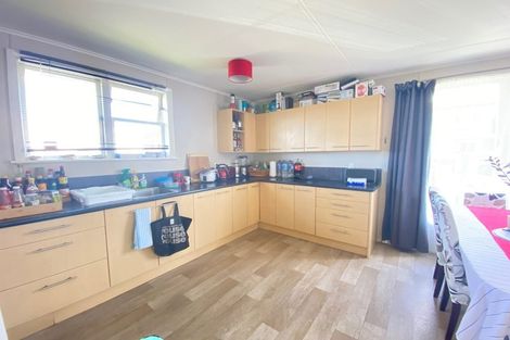 Photo of property in 32 Farnborough Crescent, Mangere, Auckland, 2022