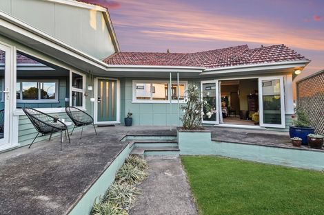 Photo of property in 372 Cobham Drive, Hillcrest, Hamilton, 3216