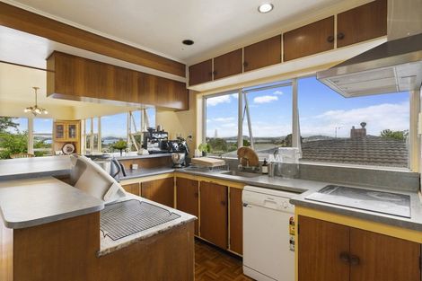 Photo of property in 71 Jaemont Avenue, Te Atatu South, Auckland, 0610