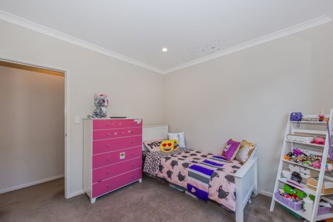 Photo of property in 6 Whares Court, Silverdale, 0932