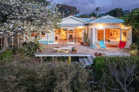 Photo of property in 121 Wellington Road, Paekakariki, 5034