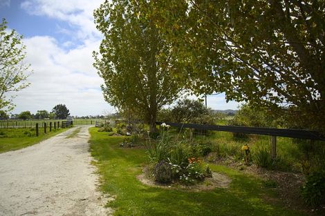 Photo of property in 37 Te Pua School Road, Helensville, 0875